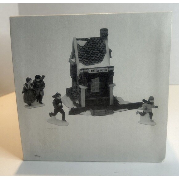 Department 56. Heritage Village Collection. Childe Pond And Skaters. 1988 - Picture 3 of 10